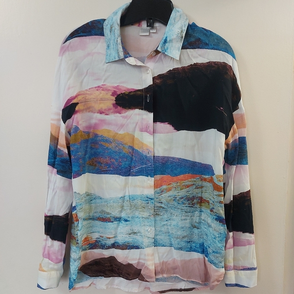 Elegant top - Picture 1 of 7